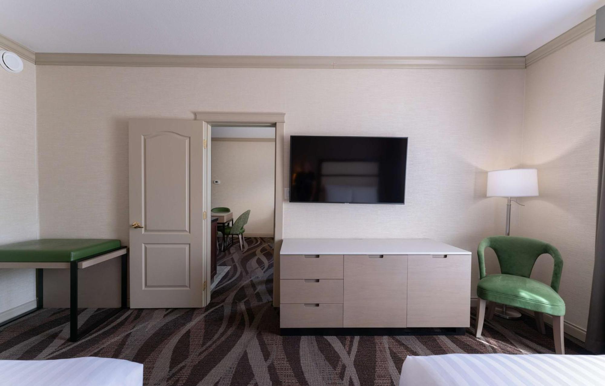 Prestige Harbourfront Resort, Worldhotels Luxury Salmon Arm Exteriér fotografie